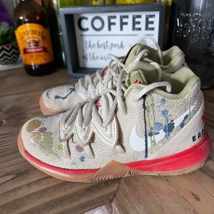 KYRIE 7- BANDALU. Boys size 11C